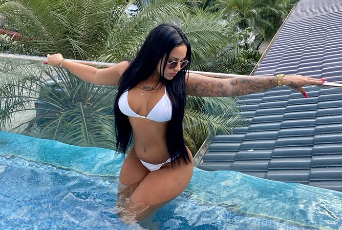 Julia Santos